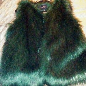 Women's faux fur vest